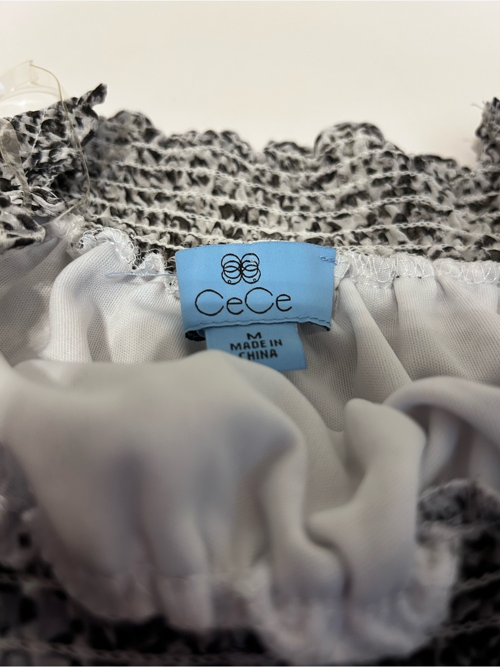 CeCe Black and White Leopard Smocked Neck Ruffle Sleeve Blouse Size M - Picture 8 of 10